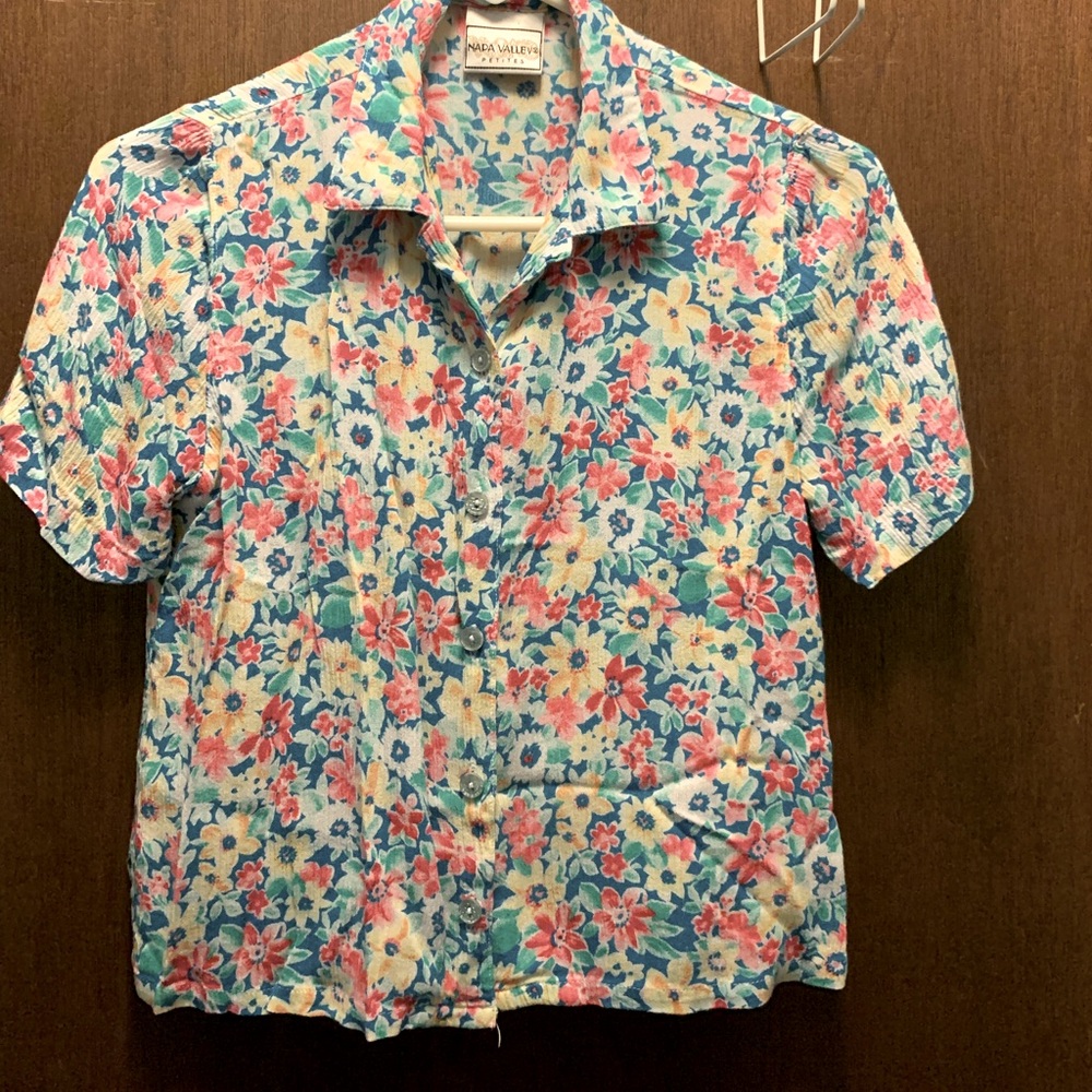 Vintage floral crop top button up